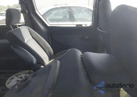 2003 Dodge Grand Caravan Sport z USA, uszkodzony, nr VIN 2D4GP44323R244185